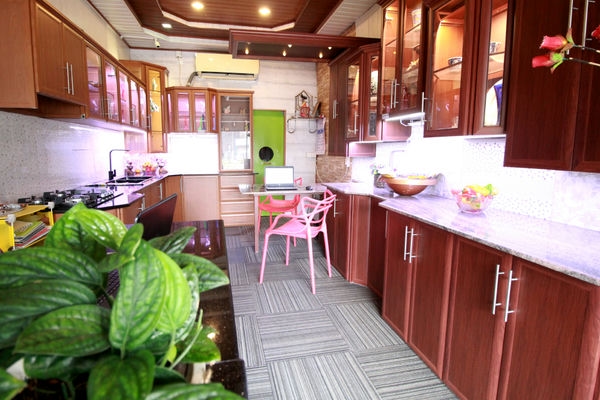 Aluminium Pantry Cupboard in Sri Lanka